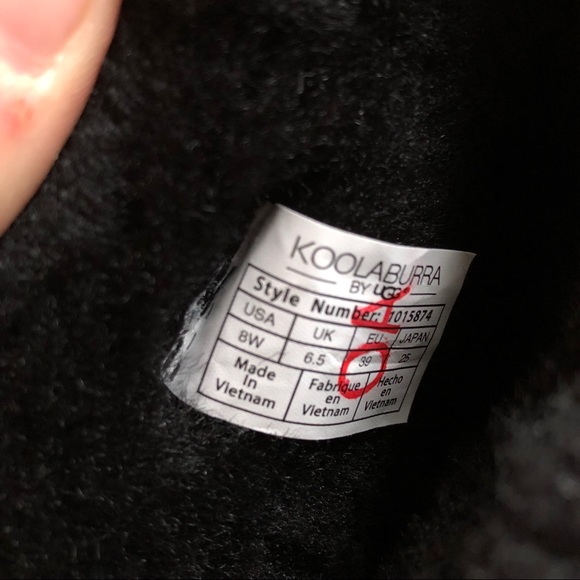 Koolaburra by UGG Victoria Short Boots - Picture 8 of 8